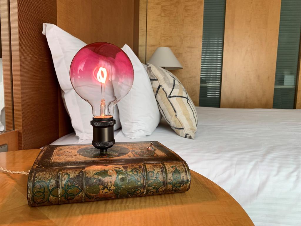 lampe livre vintage
